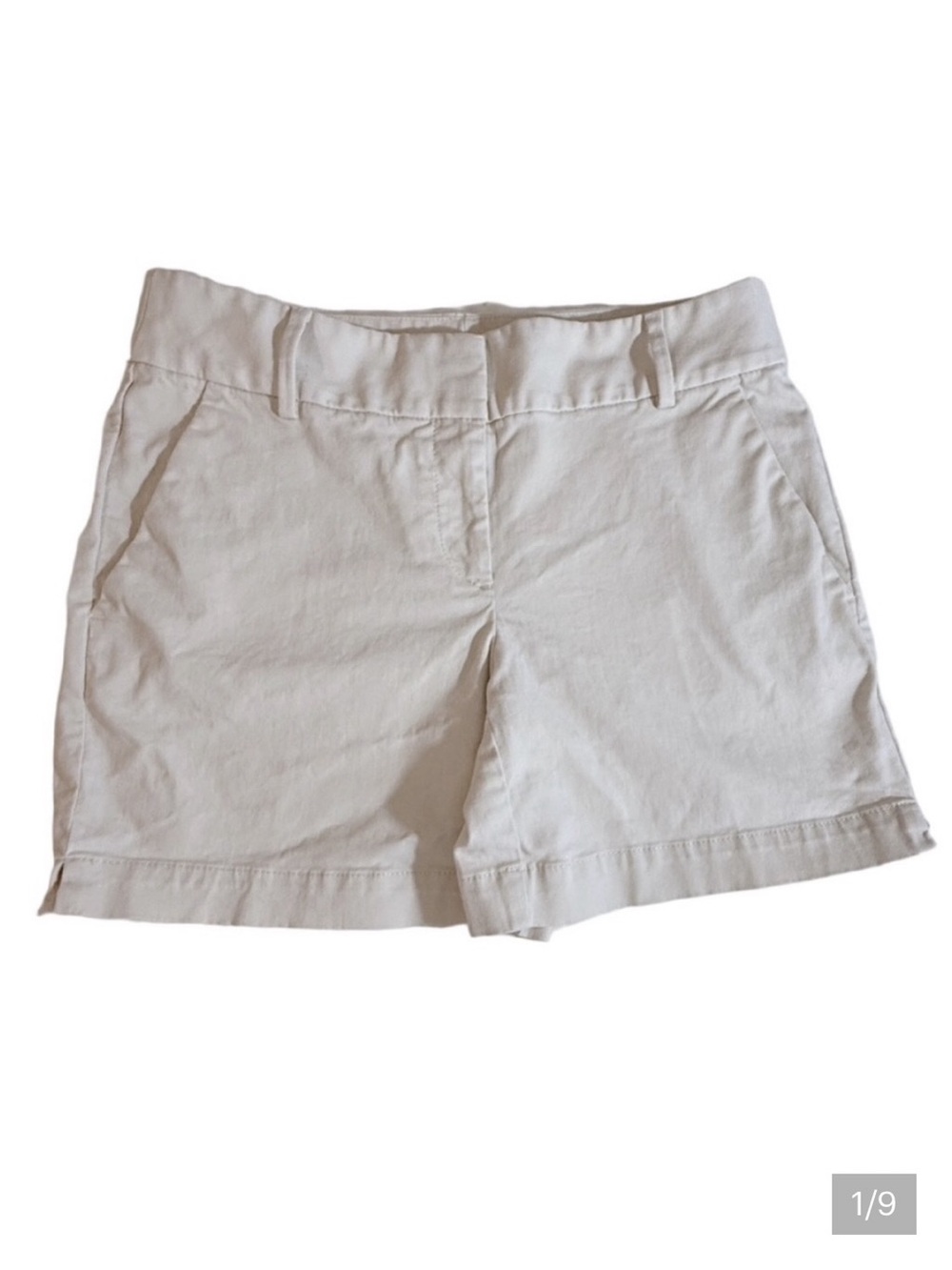 LOFT 'The Riviera Short' khaki shorts 
Women's size 2 | j